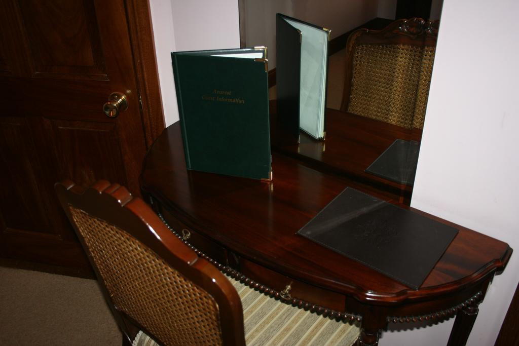 Avarest Bunratty B&B Шеннон Номер фото