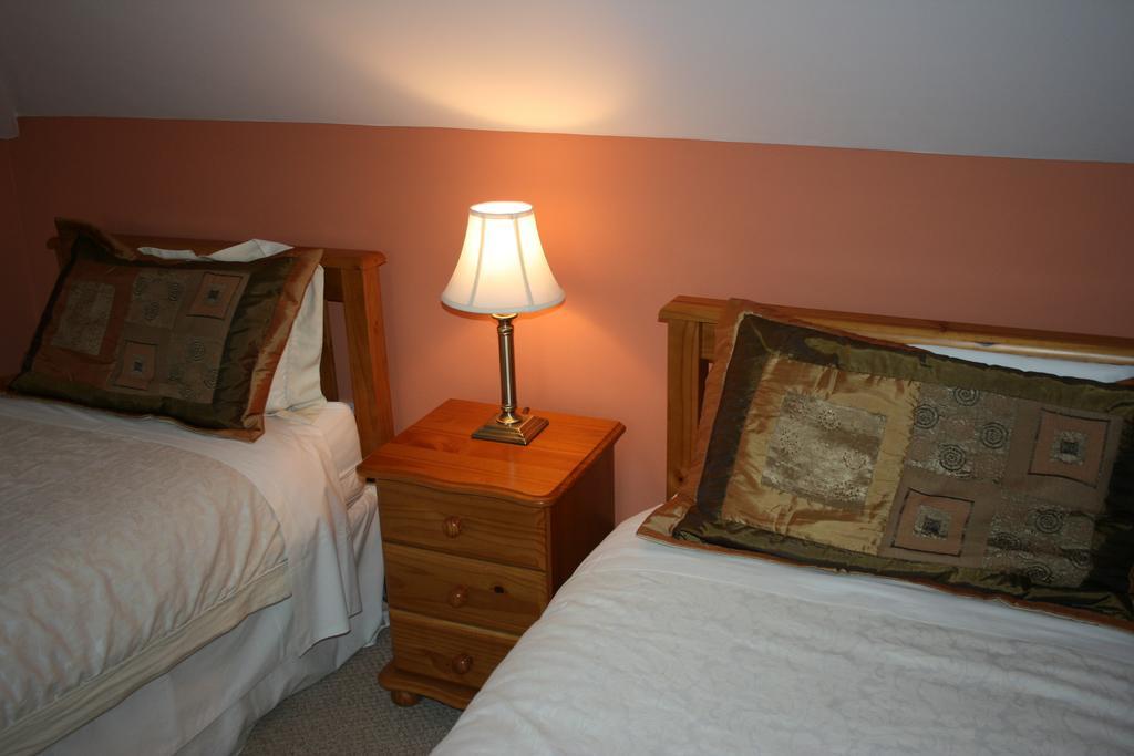 Avarest Bunratty B&B Шеннон Номер фото